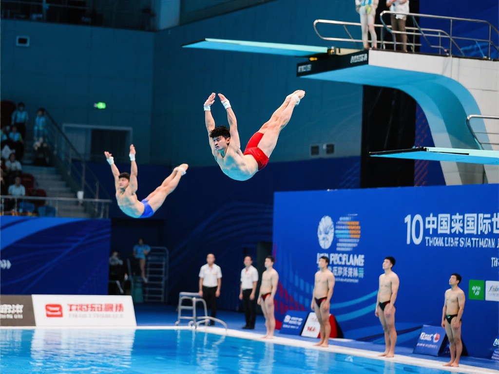 朱子峰勇夺跳水世界杯总决赛男子10米台桂冠 此次跳水世界杯的男子10米台决赛不仅是一